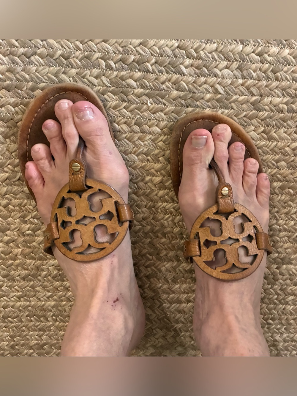 Tory Burch  Tan Leather Cutout Thong Sandals size 9.5